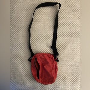 Baggu crossbody - tomato color - used